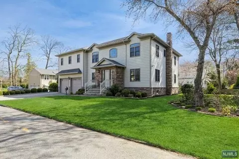 85 Chestnut St, Haworth, NJ 07641