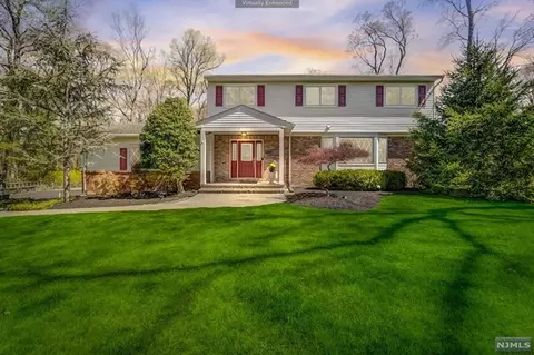 23 Deerfield Ter, Mahwah, NJ 07430