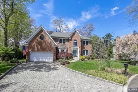 549 Corbett Pl, Oradell, NJ 07649