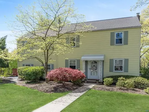 825 5th Ave, River Edge, NJ 07661