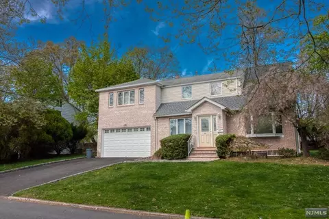 99 Park Ave, Cresskill, NJ 07626