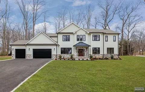 69 Grandview Ave, Saddle River, NJ 07458