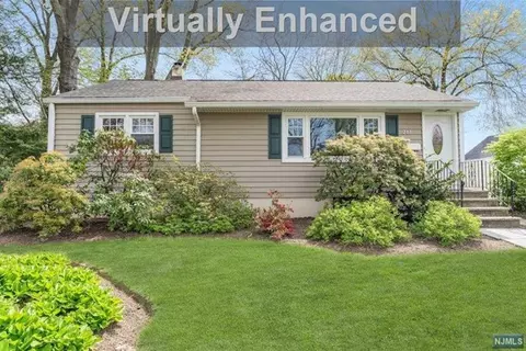 261 Hickory St, Township Of Washington, NJ 07676