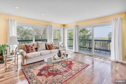 39 Skyview Ter #8F, Clifton, NJ 07013