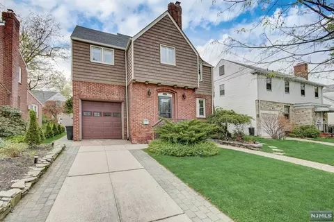 1026 Warren Pkwy, Teaneck, NJ 07666