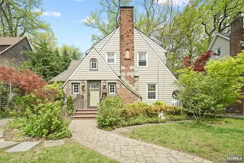 341 Murray Ave, Englewood, NJ 07631