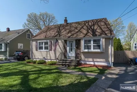 122 Franklin Tpke, Waldwick, NJ 07463