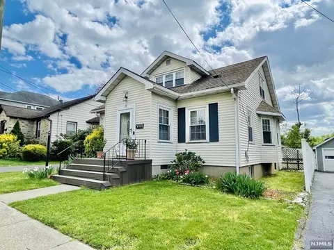 39 Orchard Pl, Maywood, NJ 07607