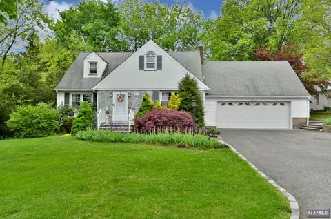 391 Hil Ray Ave, Wyckoff, NJ 07481