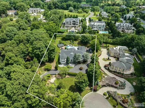 14 E Hill Ct, Cresskill, NJ 07626 photo 1