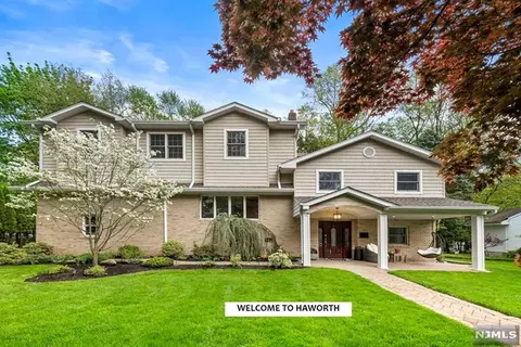 43 Pine St, Haworth, NJ 07641