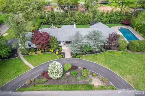 481 Ivy Ave, Haworth, NJ 07641