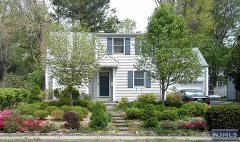 150 County Rd, Demarest, NJ 07627