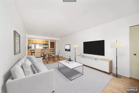 333 Grand Ave #2L, Palisades Park, NJ 07650
