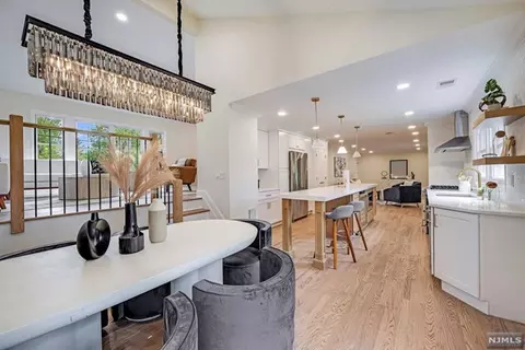 15 New Meadow Trl, Par-troy Hills Twp, NJ 07054