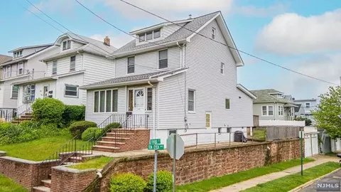 649 Teneyck Ave, Lyndhurst, NJ 07071