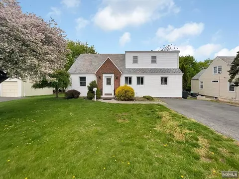 39 Prospect St, Caldwell, NJ 07006