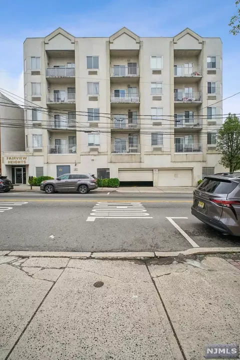 320 Anderson Ave #1C, Fairview, NJ 07022