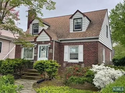 220 Park Ave, Teaneck, NJ 07666