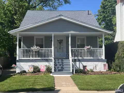 144 W Quackenbush Ave, Dumont, NJ 07628