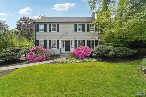 216 Hempstead Rd, Ridgewood, NJ 07450