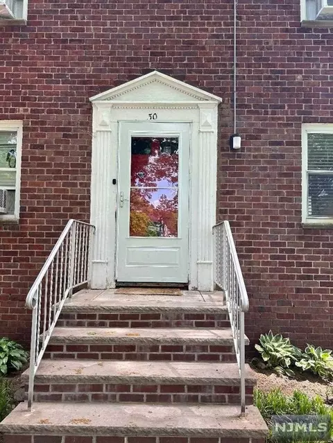 476 Heath Pl #30, Hackensack, NJ 07601