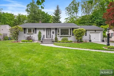 89 Momar Dr, Ramsey, NJ 07446