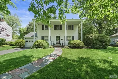 122 Palmer Ave, Tenafly, NJ 07670