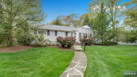 221 N Franklin Tpke, Ho Ho Kus, NJ 07423
