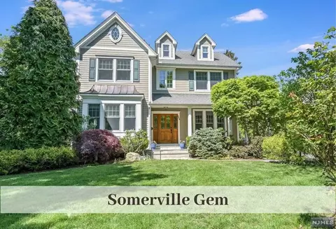 565 Fairway Rd, Ridgewood, NJ 07450