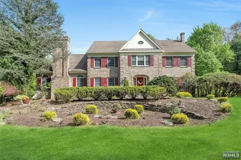 656 Daniel Ct, Wyckoff, NJ 07481