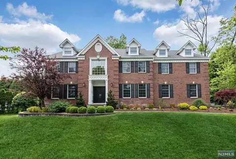 11 Briarcliff Ct, Ramsey, NJ 07446