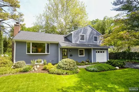 553 Lotus Rd, Ridgewood, NJ 07450