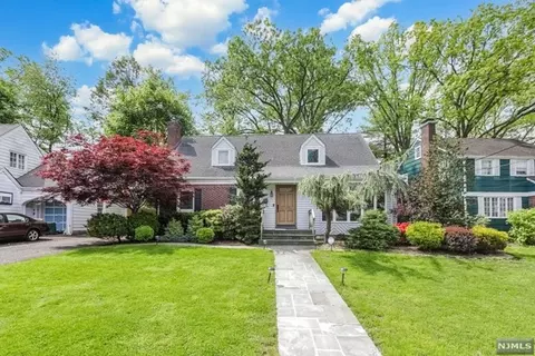 94 Bennett Rd, Teaneck, NJ 07666