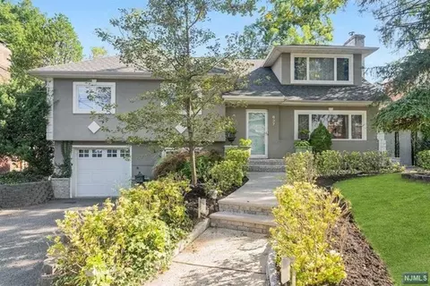 637 Elm Ave, Ridgefield, NJ 07657