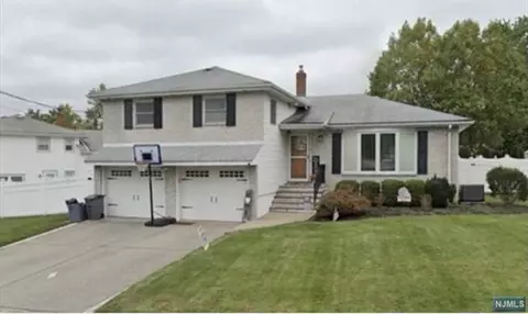 5 Lamring Dr, Fair Lawn, NJ 07410