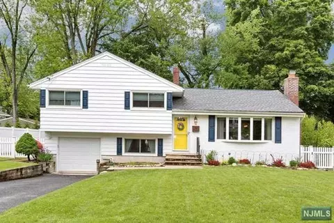11 6th St, Park Ridge, NJ 07656