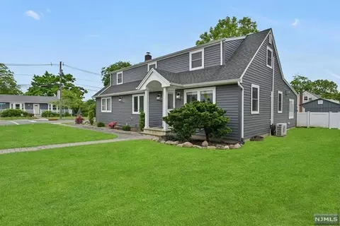391 Ridgewood Rd, Westwood, NJ 07675