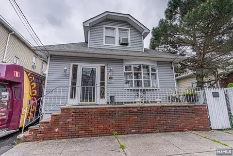 383-385 Dakota St, Paterson, NJ 07503
