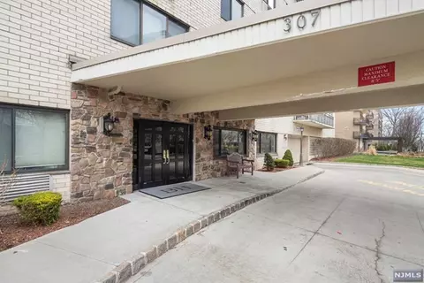 307 Prospect Ave #18G, Hackensack, NJ 07601