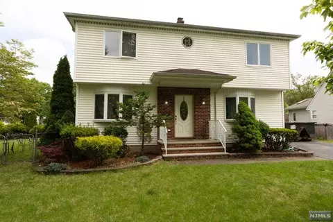 652 Bartell Pl, Ridgewood, NJ 07450