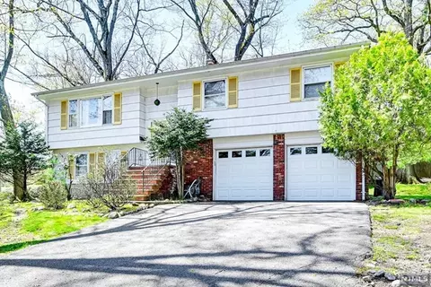 10 Main St, Montvale, NJ 07645