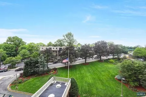555 North Ave #4L, Fort Lee, NJ 07024
