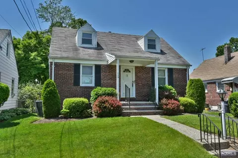 178 N Queen St, Bergenfield, NJ 07621