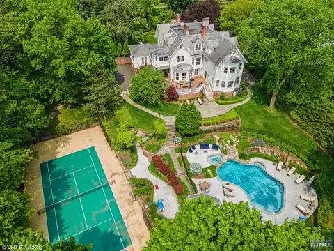 276 E Linden Ave, Englewood, NJ 07631