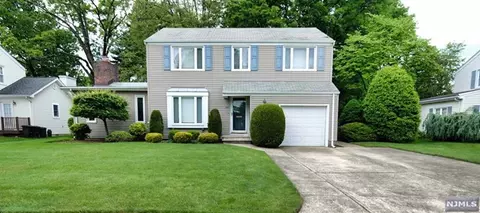 555 5th Ave, River Edge, NJ 07661