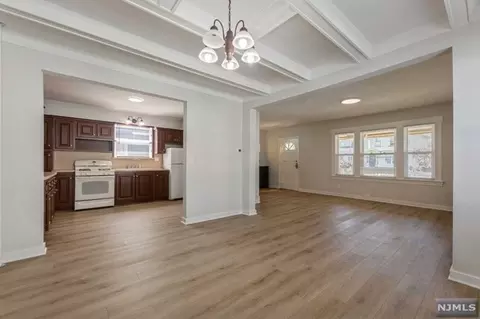 417 3rd Ave, Lyndhurst, NJ 07071