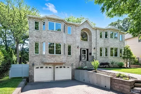 236 Hillside Ave, Paramus, NJ 07652