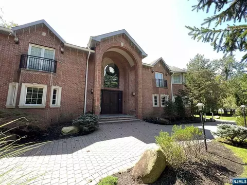 3 Pine Ter, Demarest, NJ 07627 photo 1