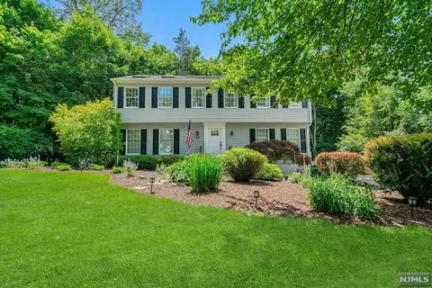 10 Babcock Rd, Mahwah, NJ 07430